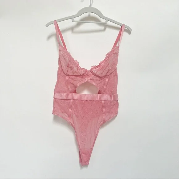 ASOS Pink Lace Bodysuit - Picture 4 of 13